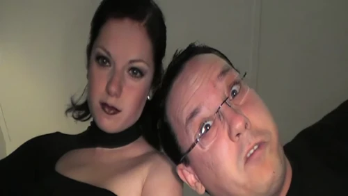 Ver Pareja de negro habla sucio frente a cámara en SadoOnly